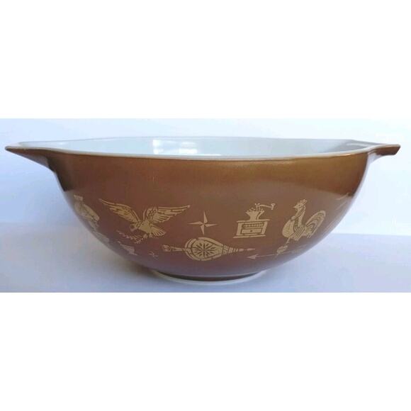 Pyrex Vintage 444 Brown Gold Cinderella 4Qt Mixing Bowl Early American - Picture 1 of 16